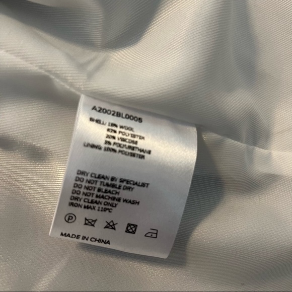 Wool-blend White Contrast Closure Blazer - Picture 10 of 16